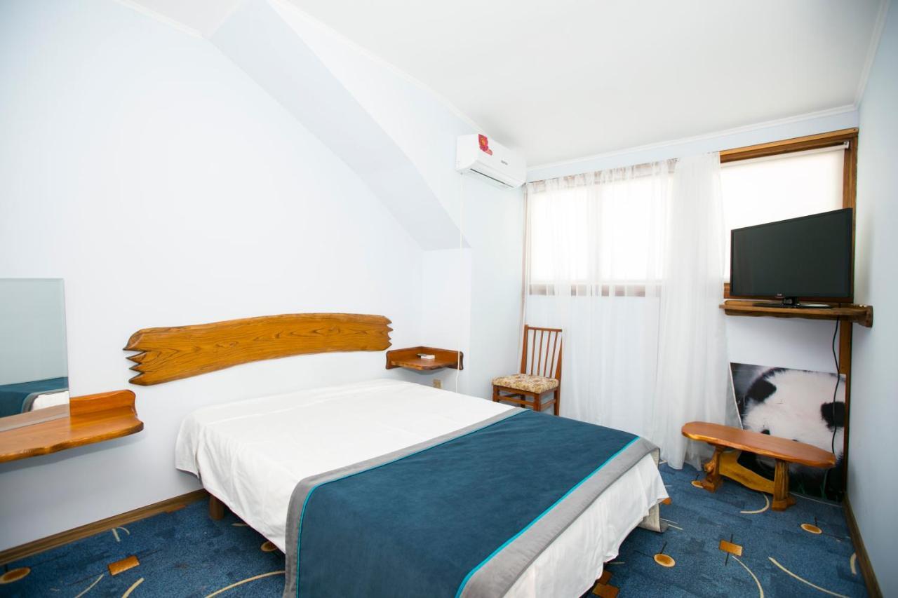 Guest House Lavr กากรา ภายนอก รูปภาพ