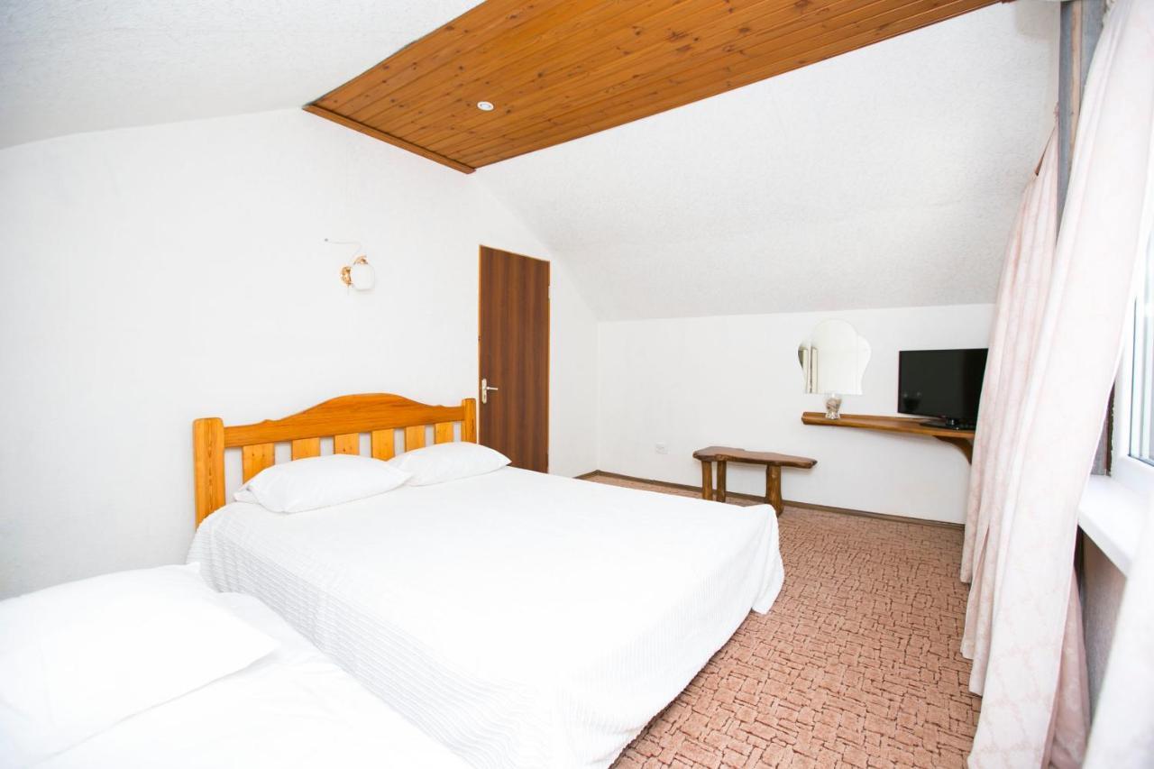 Guest House Lavr กากรา ภายนอก รูปภาพ