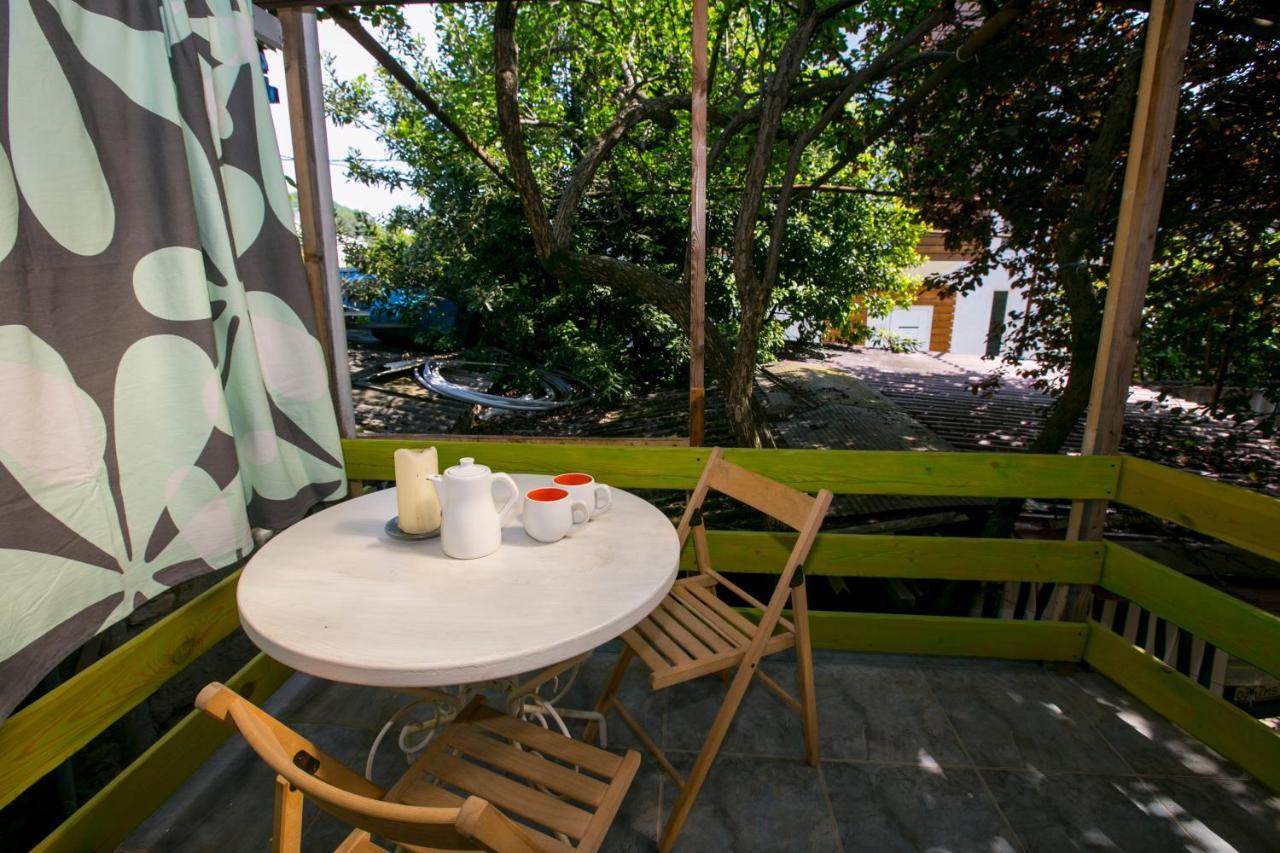 Guest House Lavr กากรา ภายนอก รูปภาพ