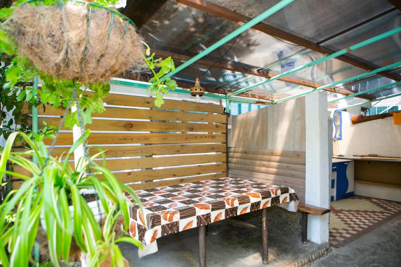 Guest House Lavr กากรา ภายนอก รูปภาพ