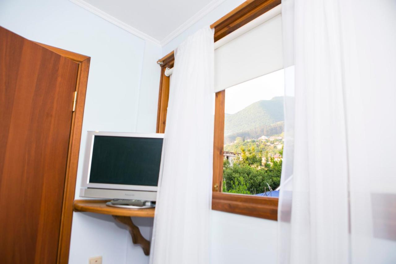 Guest House Lavr กากรา ภายนอก รูปภาพ